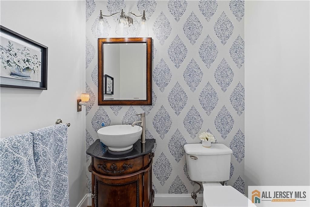 16 Kings Court Monroe NJ 08831