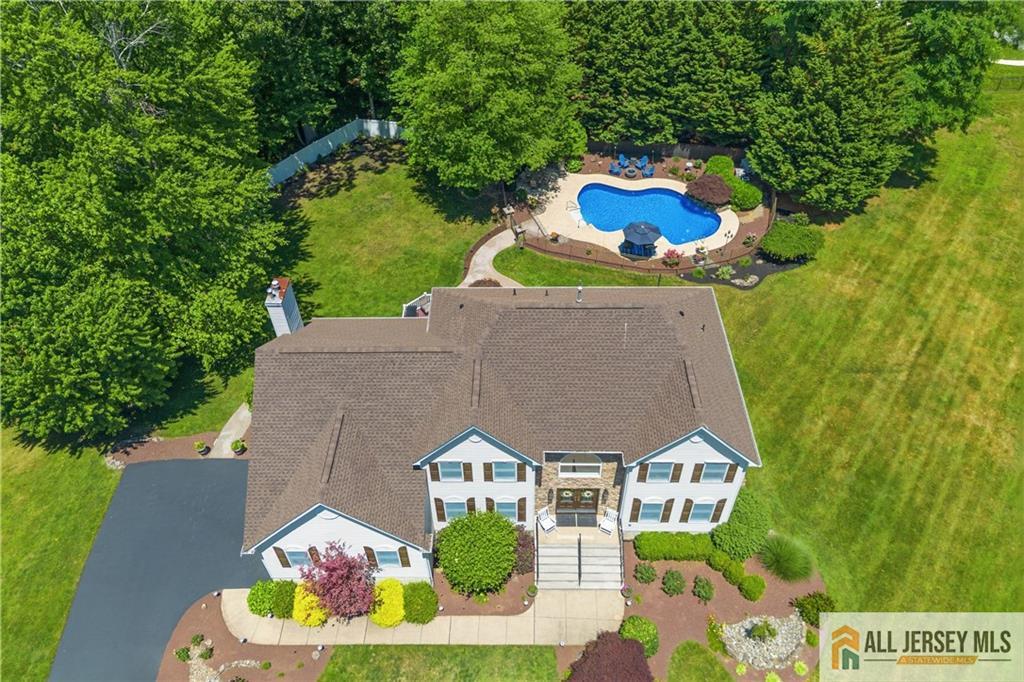 16 Kings Court Monroe NJ 08831