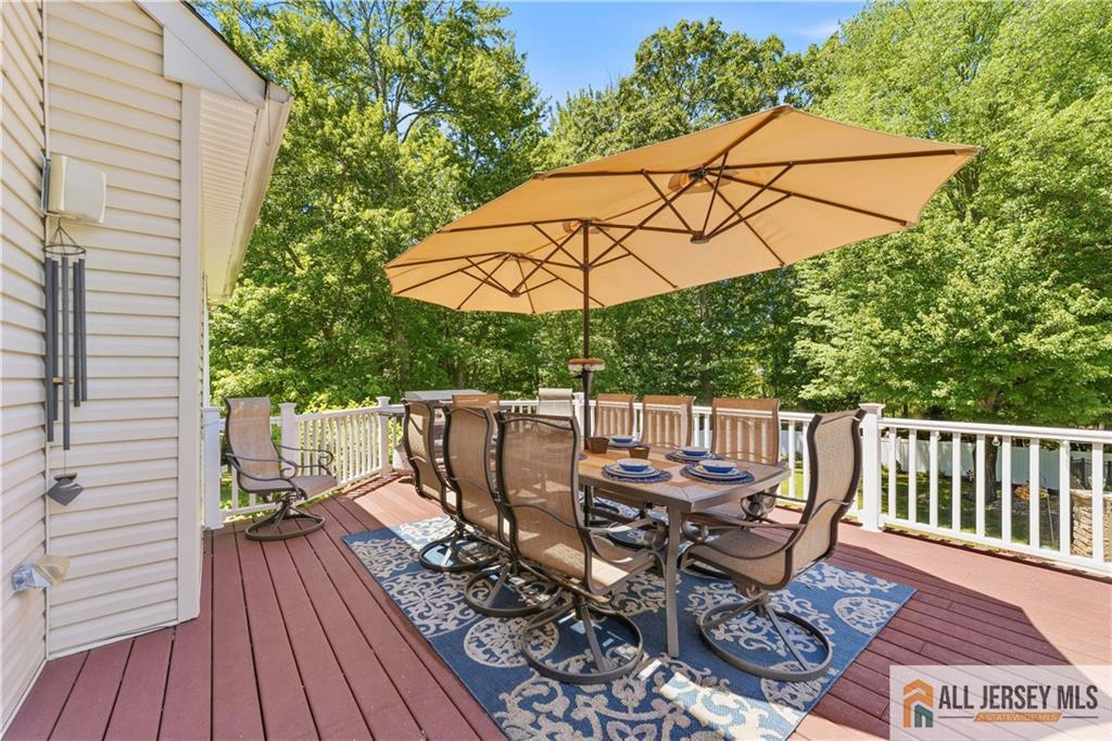 16 Kings Court Monroe NJ 08831