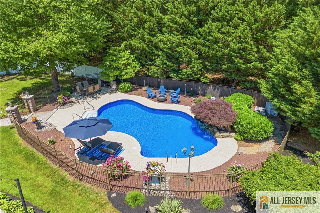 16 Kings Court Monroe NJ 08831