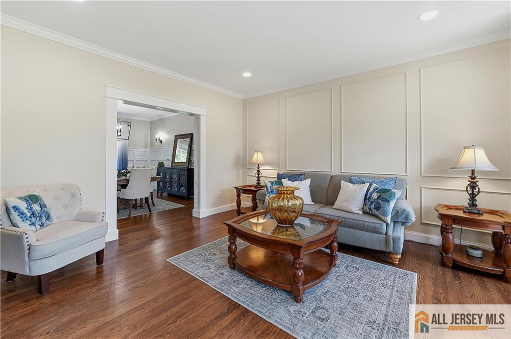16 Kings Court Monroe NJ 08831