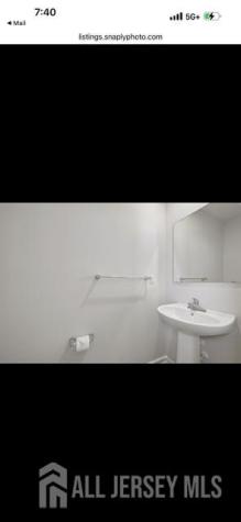 60 Rowand Way Clementon NJ 08021