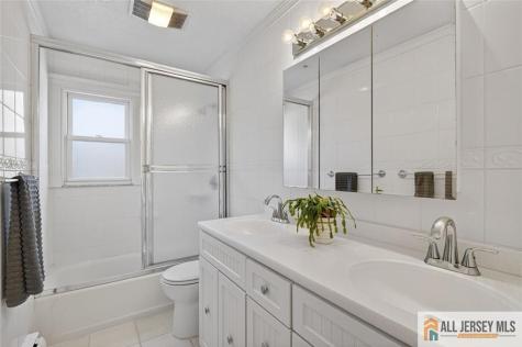 7 Griggs Road Cranbury NJ 08512