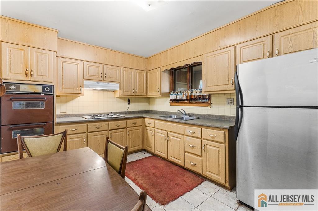 713 Lincoln Drive Perth Amboy NJ 08861