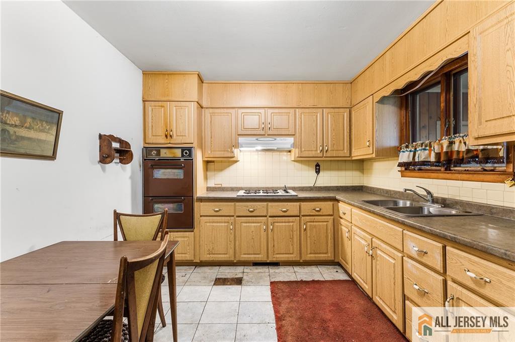 713 Lincoln Drive Perth Amboy NJ 08861