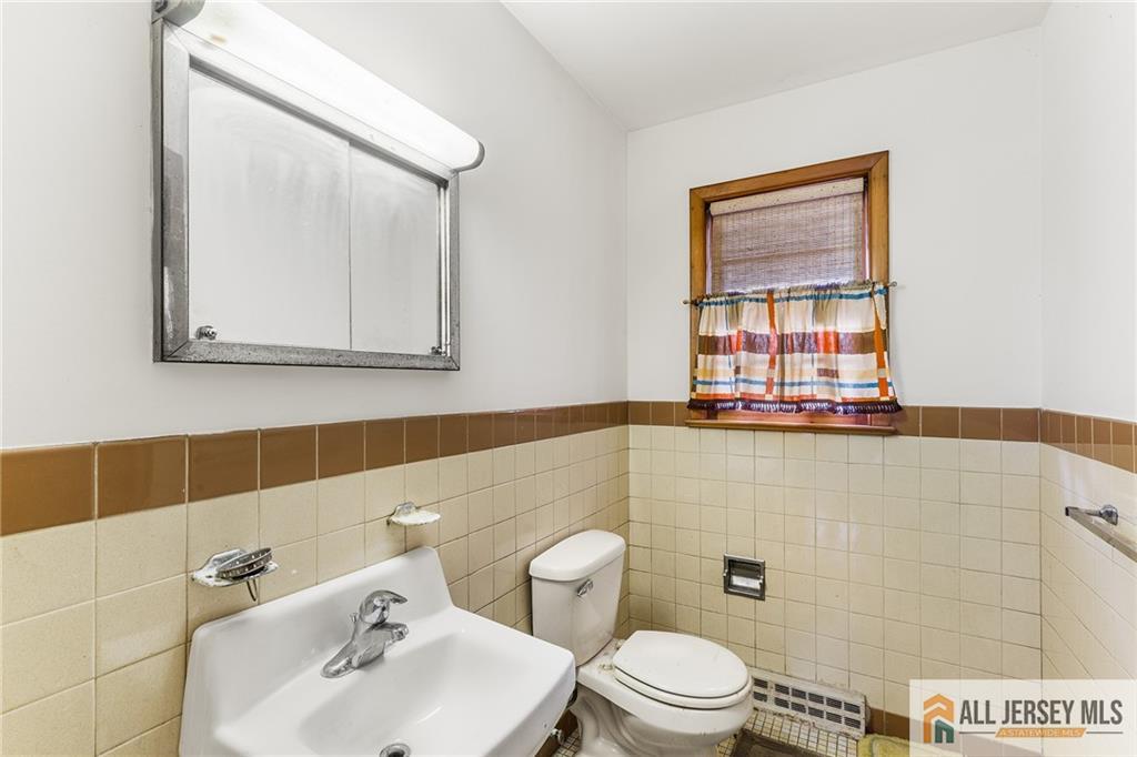 713 Lincoln Drive Perth Amboy NJ 08861