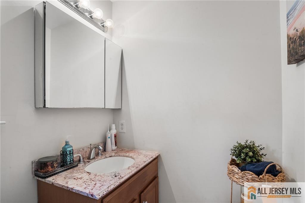32 E Summit Avenue Sewaren NJ 07077