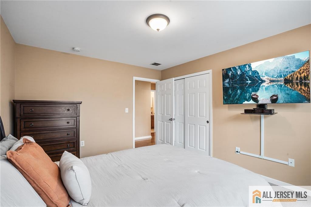 32 E Summit Avenue Sewaren NJ 07077