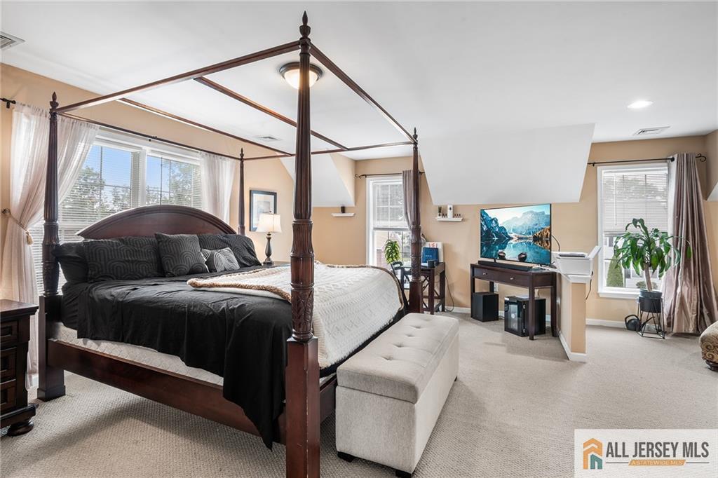 32 E Summit Avenue Sewaren NJ 07077