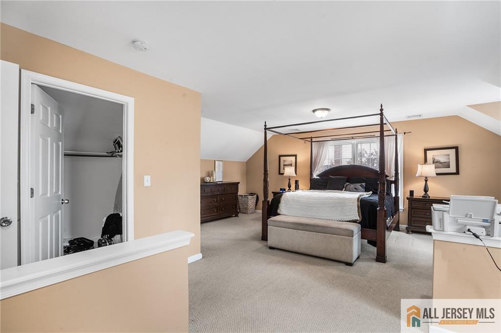 32 E Summit Avenue Sewaren NJ 07077