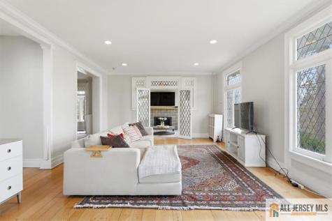 56 Oak Avenue Metuchen NJ 08840