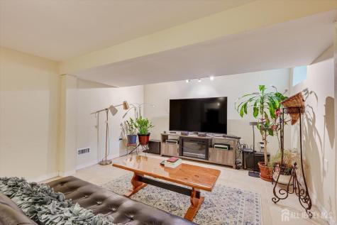 174 Runyon Avenue Franklin NJ 08873