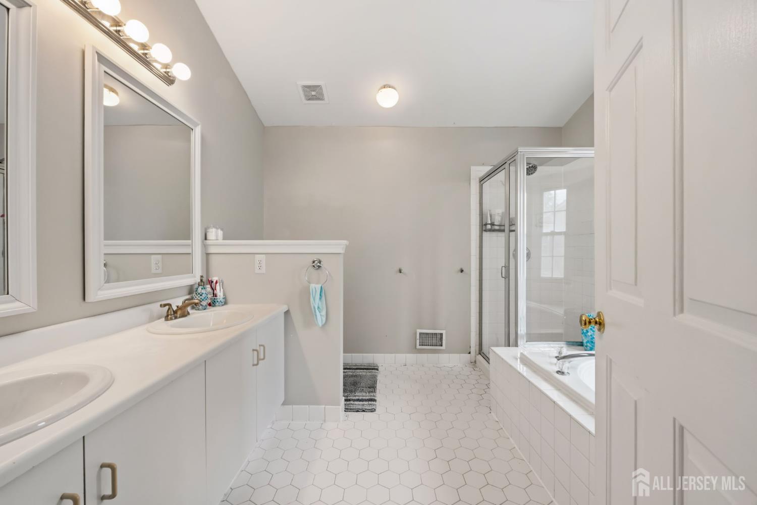 301 Pheasant Run South Brunswick NJ 08852