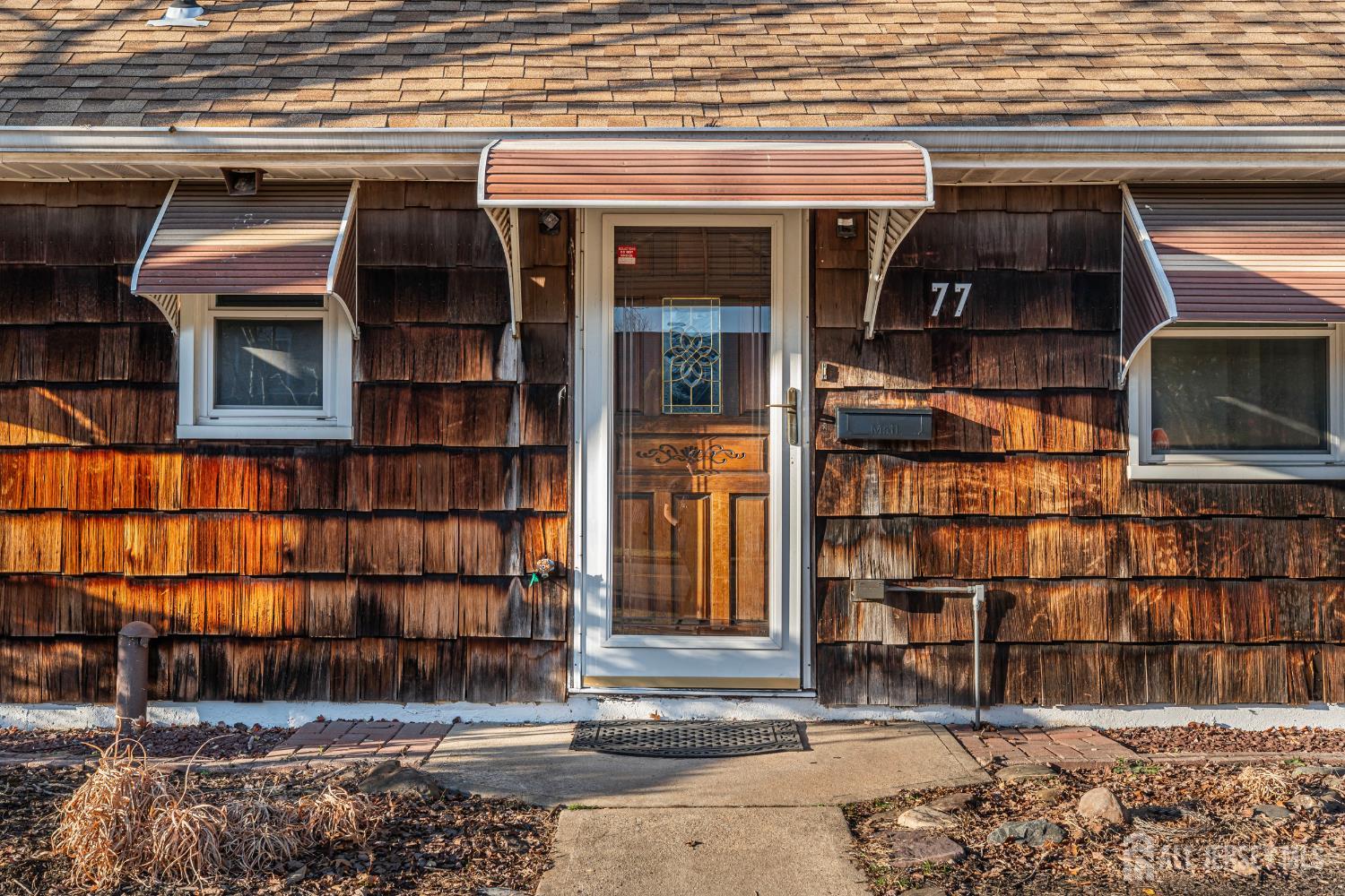 77 W Arthur Place Iselin NJ 08830