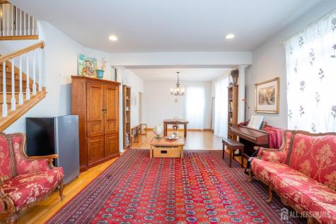 6 Barlow Court Plainsboro NJ 08536
