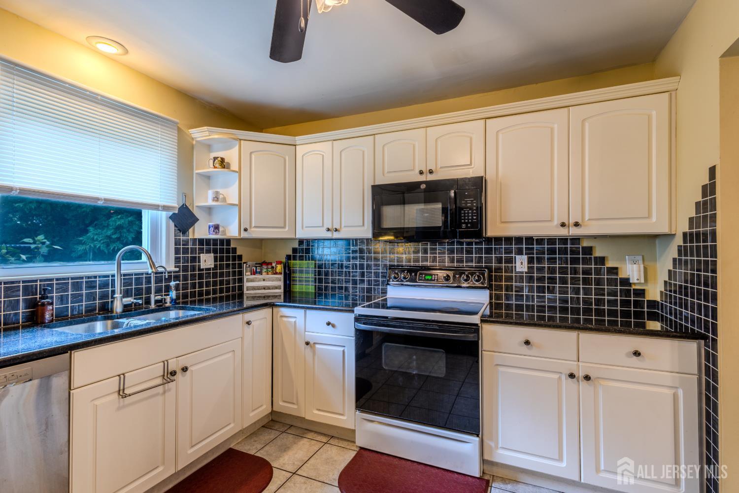 10 Devonshire Road Sayreville NJ 08859