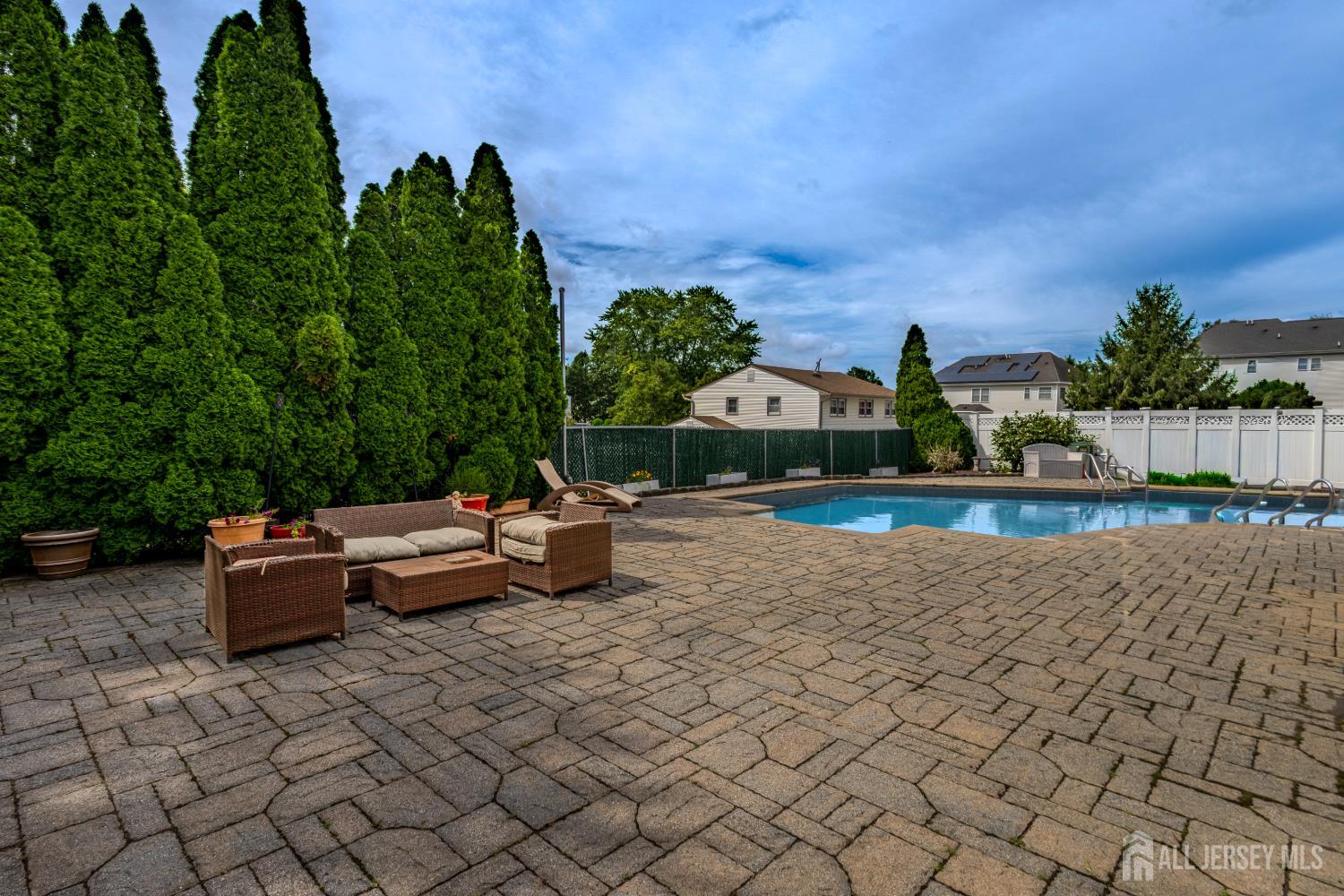 10 Devonshire Road Sayreville NJ 08859