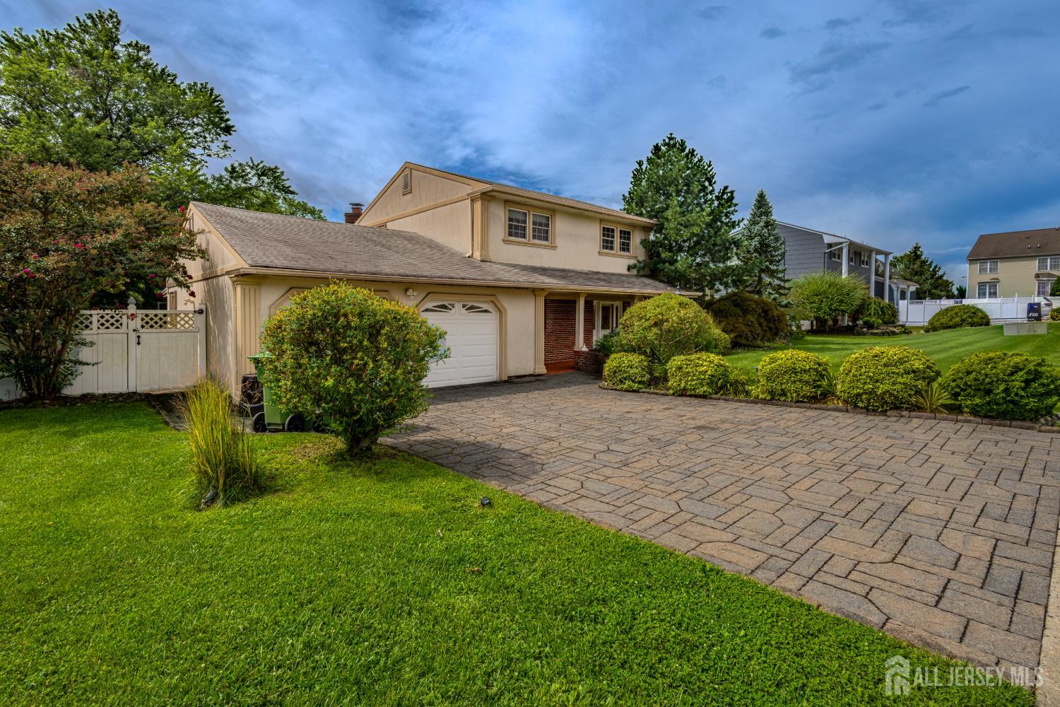 10 Devonshire Road Sayreville NJ 08859
