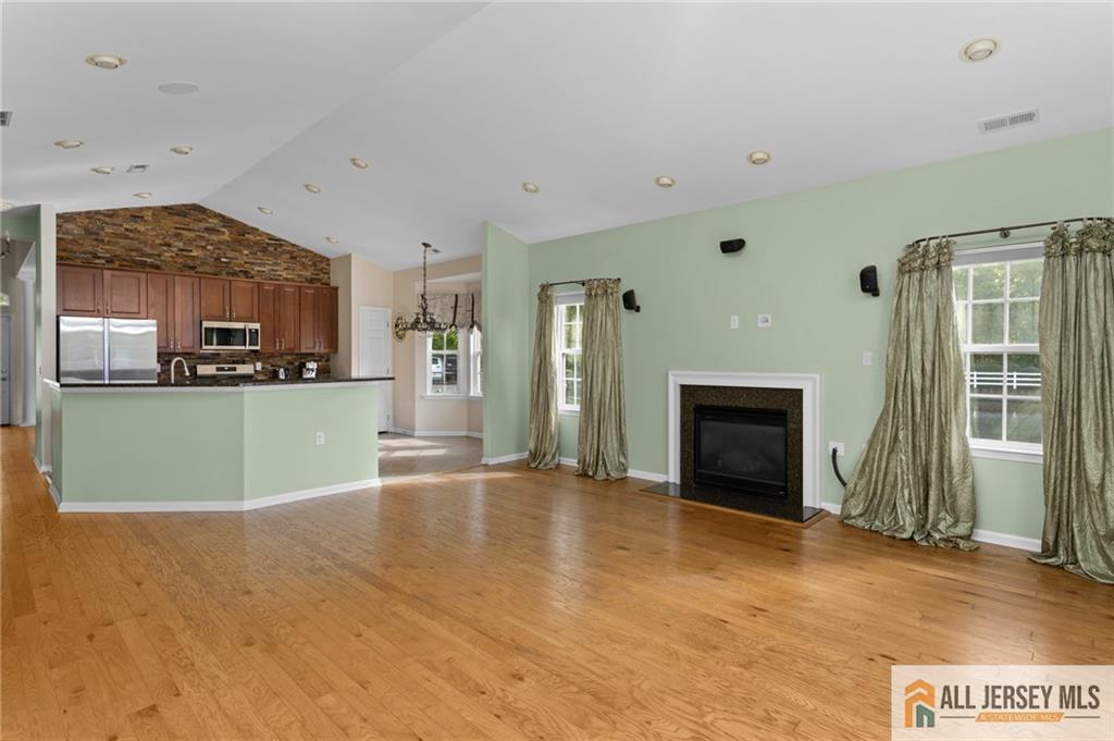 48 Merlot Court Monroe NJ 08831