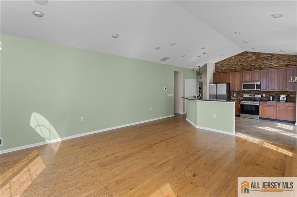 48 Merlot Court Monroe NJ 08831
