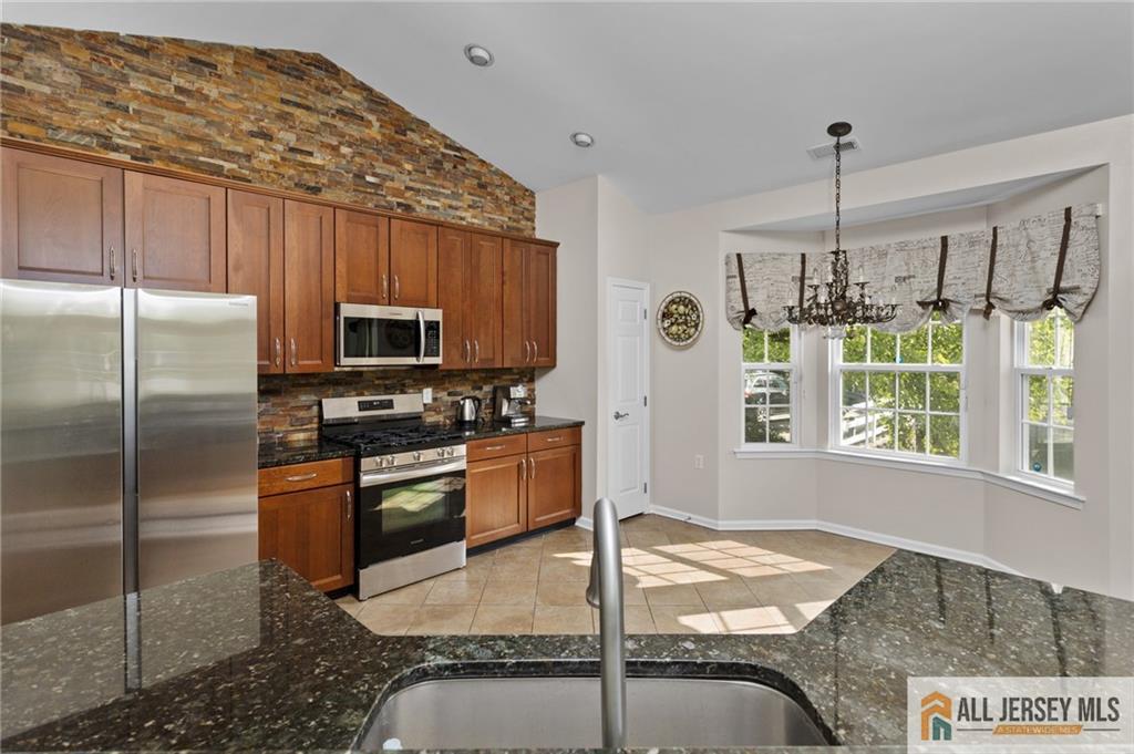 48 Merlot Court Monroe NJ 08831
