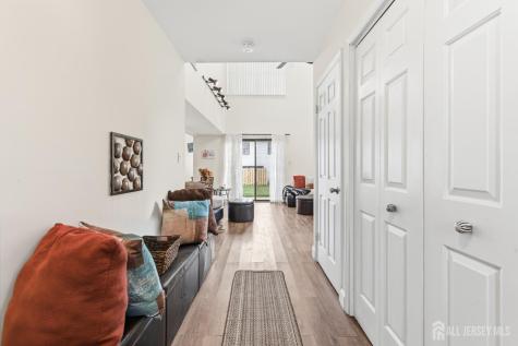 29 Exeter Court Franklin NJ 08873