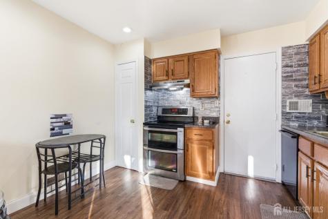 29 Exeter Court Franklin NJ 08873