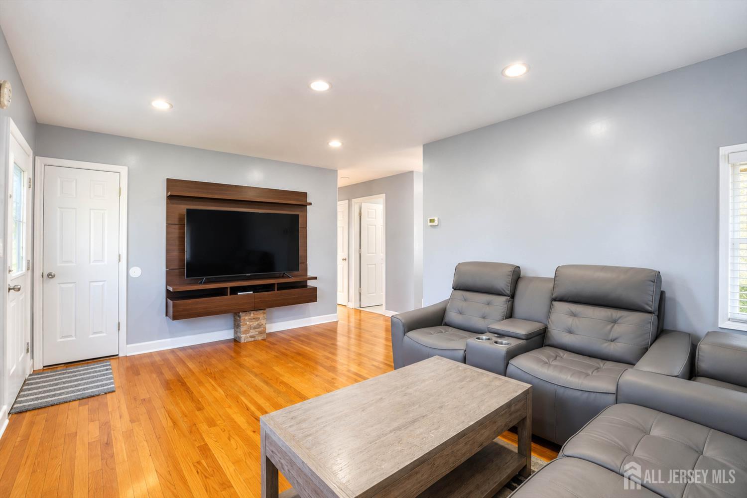 21 Buchanan Avenue Parlin NJ 08859