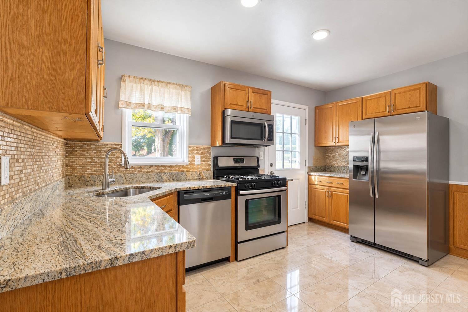 21 Buchanan Avenue Parlin NJ 08859