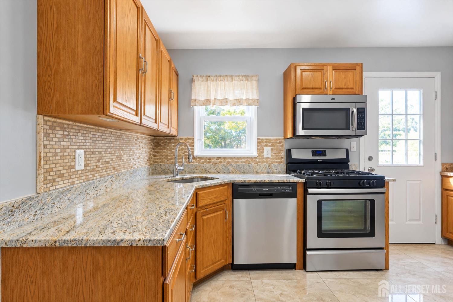 21 Buchanan Avenue Parlin NJ 08859