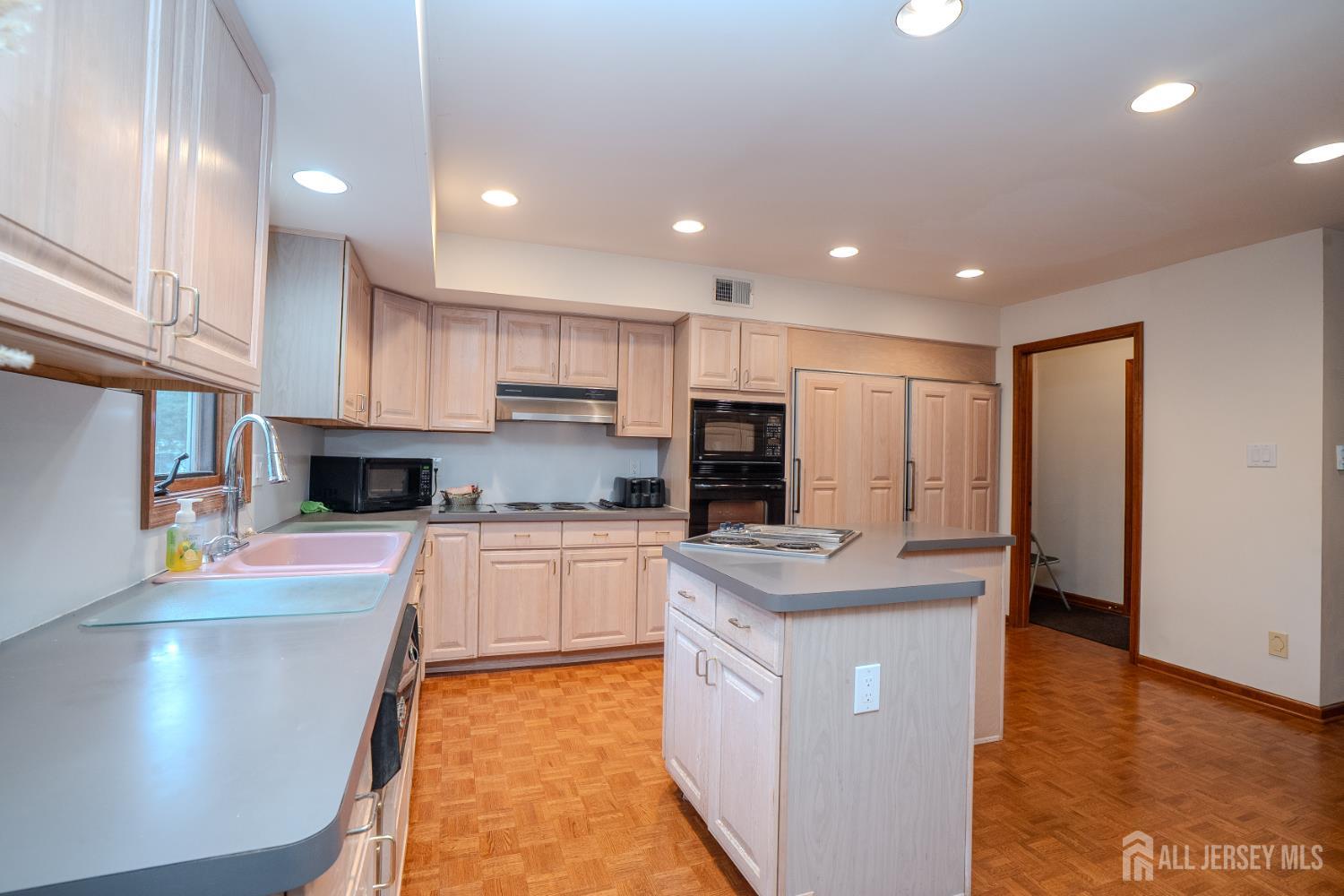 20 Sapphire Drive West Windsor NJ 08550