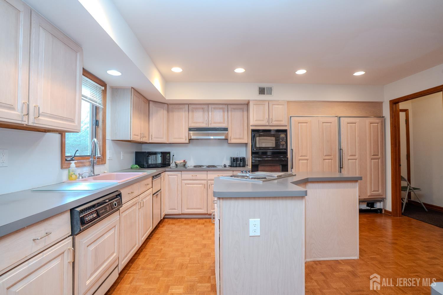 20 Sapphire Drive West Windsor NJ 08550