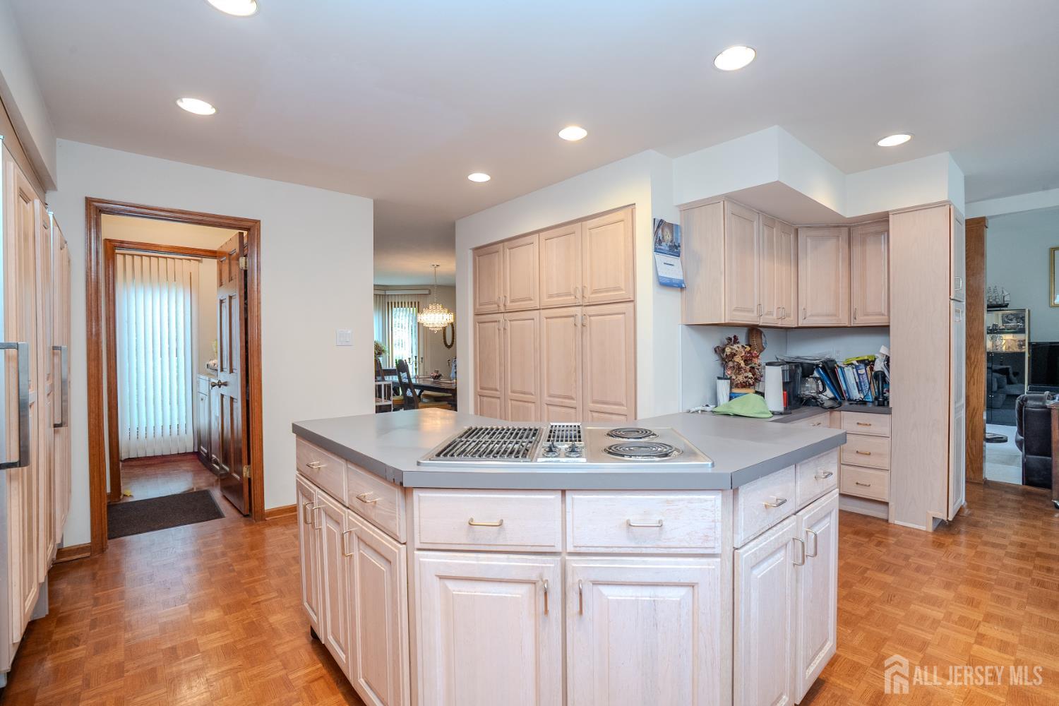 20 Sapphire Drive West Windsor NJ 08550
