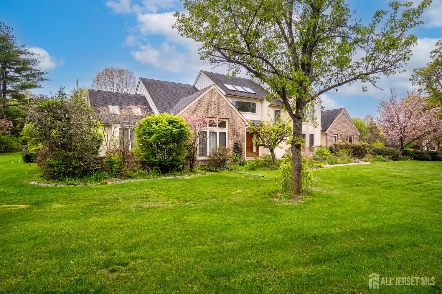 20 Sapphire Drive West Windsor NJ 08550