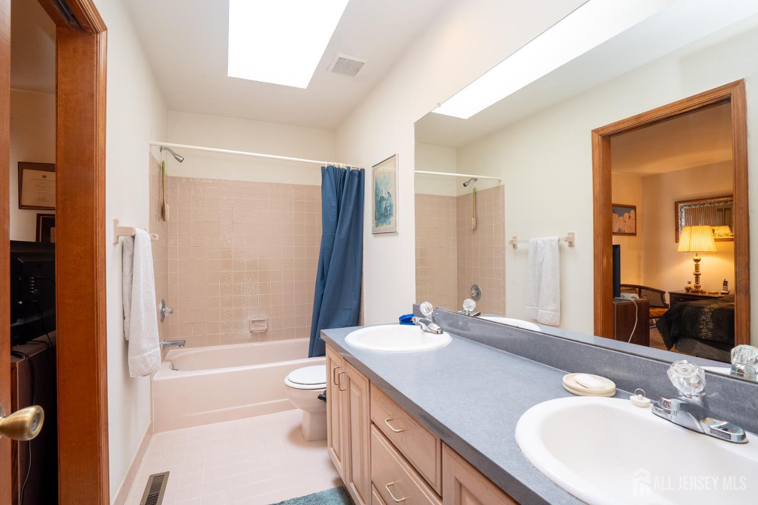 20 Sapphire Drive West Windsor NJ 08550