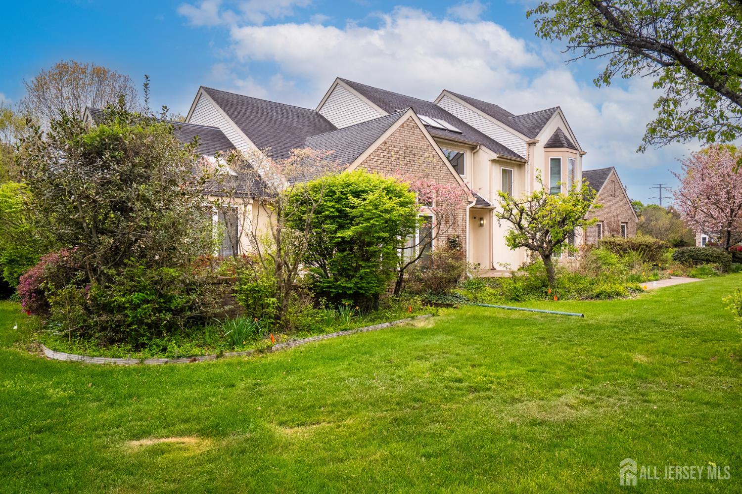20 Sapphire Drive West Windsor NJ 08550