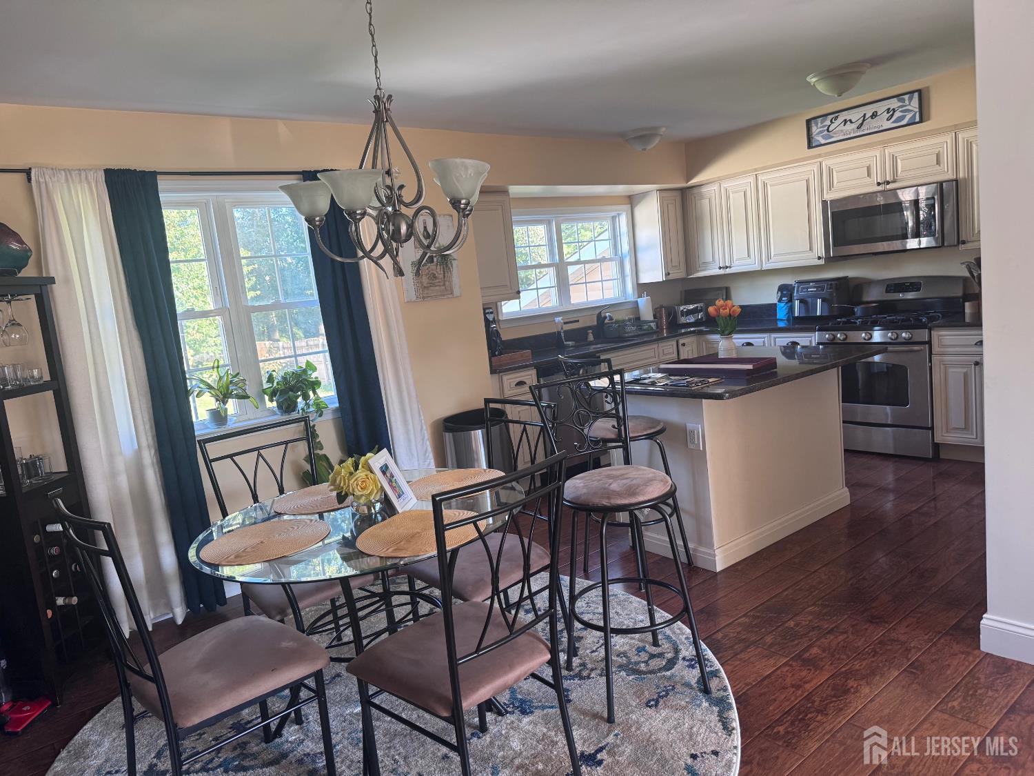 7 Verona Avenue Hamilton NJ 08619