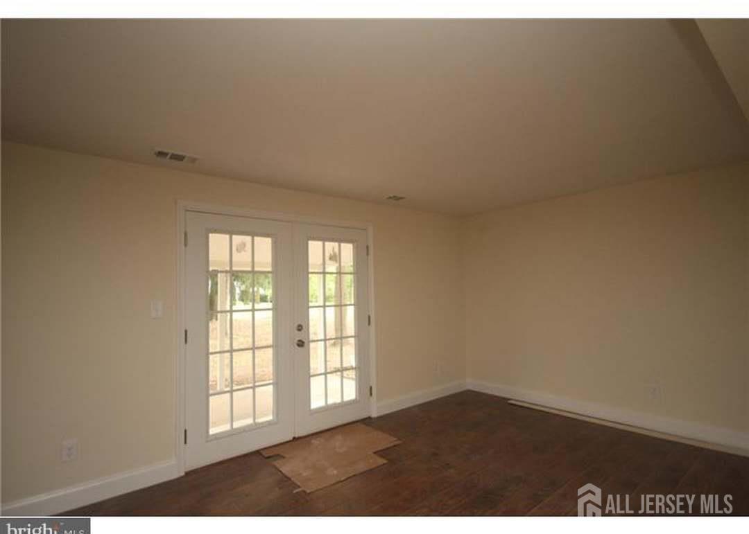 7 Verona Avenue Hamilton NJ 08619