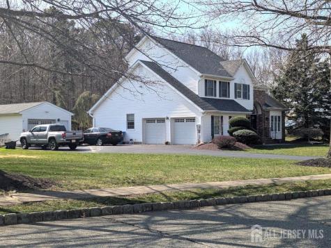 16 Dante Road Monroe NJ 08831