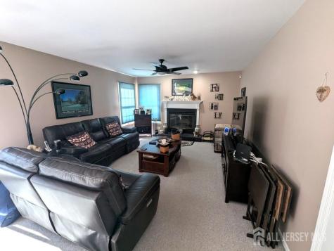 16 Dante Road Monroe NJ 08831