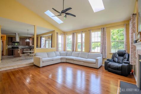 15 Inverness Lane East Windsor NJ 08520