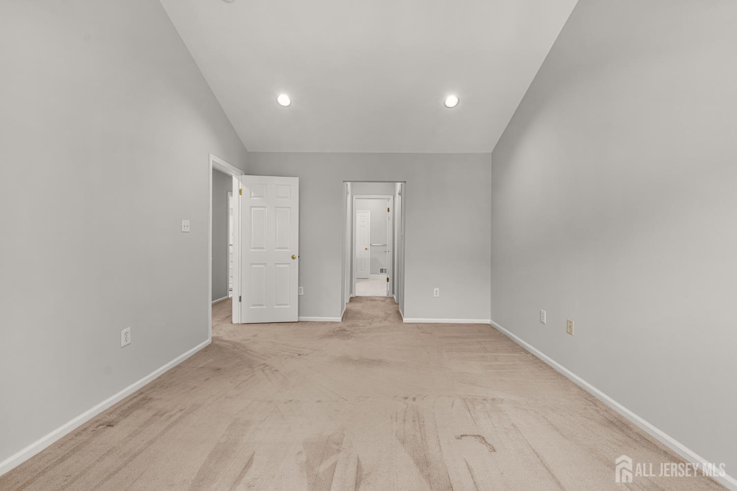 16 Lee Court Plainsboro NJ 08536
