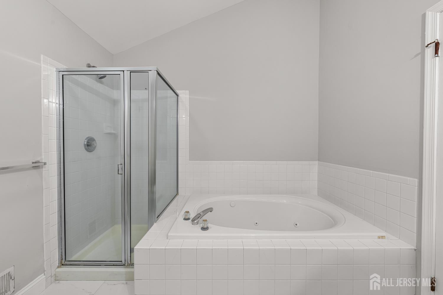 16 Lee Court Plainsboro NJ 08536