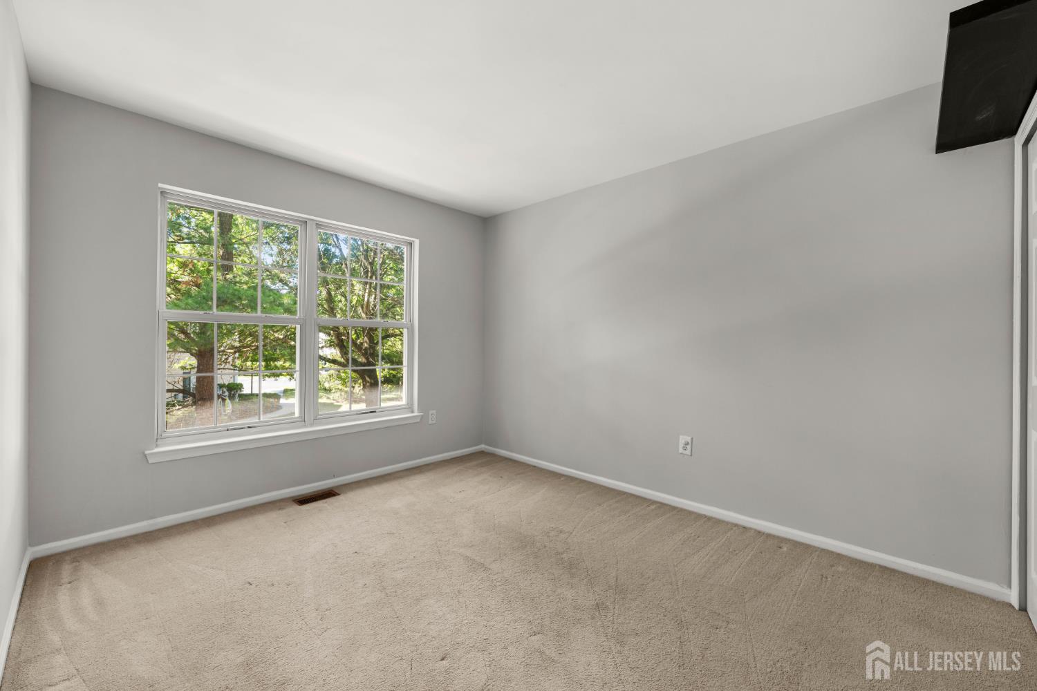 16 Lee Court Plainsboro NJ 08536
