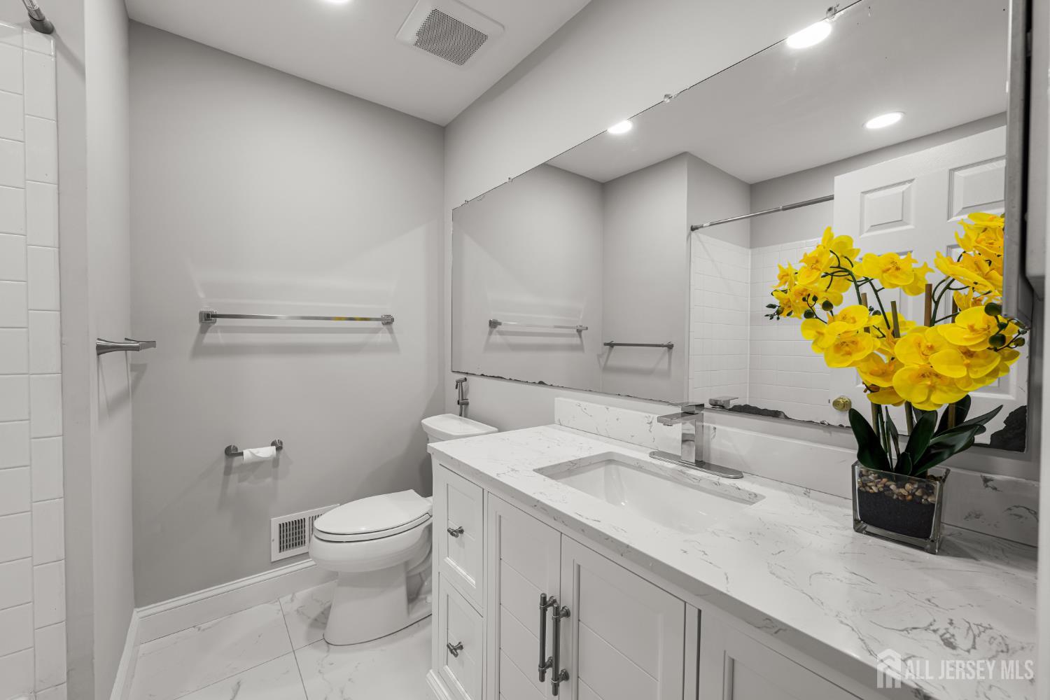 16 Lee Court Plainsboro NJ 08536
