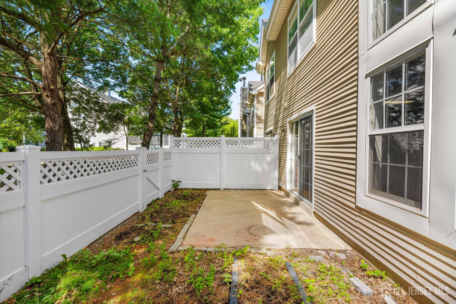 16 Lee Court Plainsboro NJ 08536
