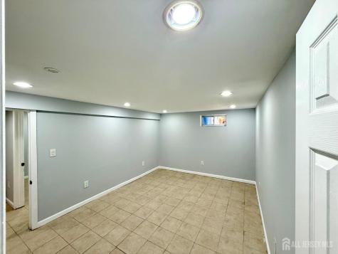35 N Fiat Avenue Iselin NJ 08830