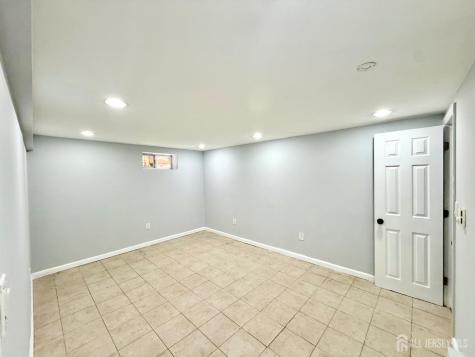 35 N Fiat Avenue Iselin NJ 08830