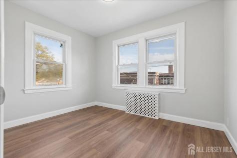 109 E 6 Avenue Roselle NJ 07203