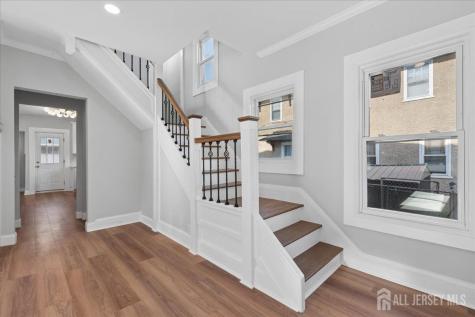 109 E 6 Avenue Roselle NJ 07203